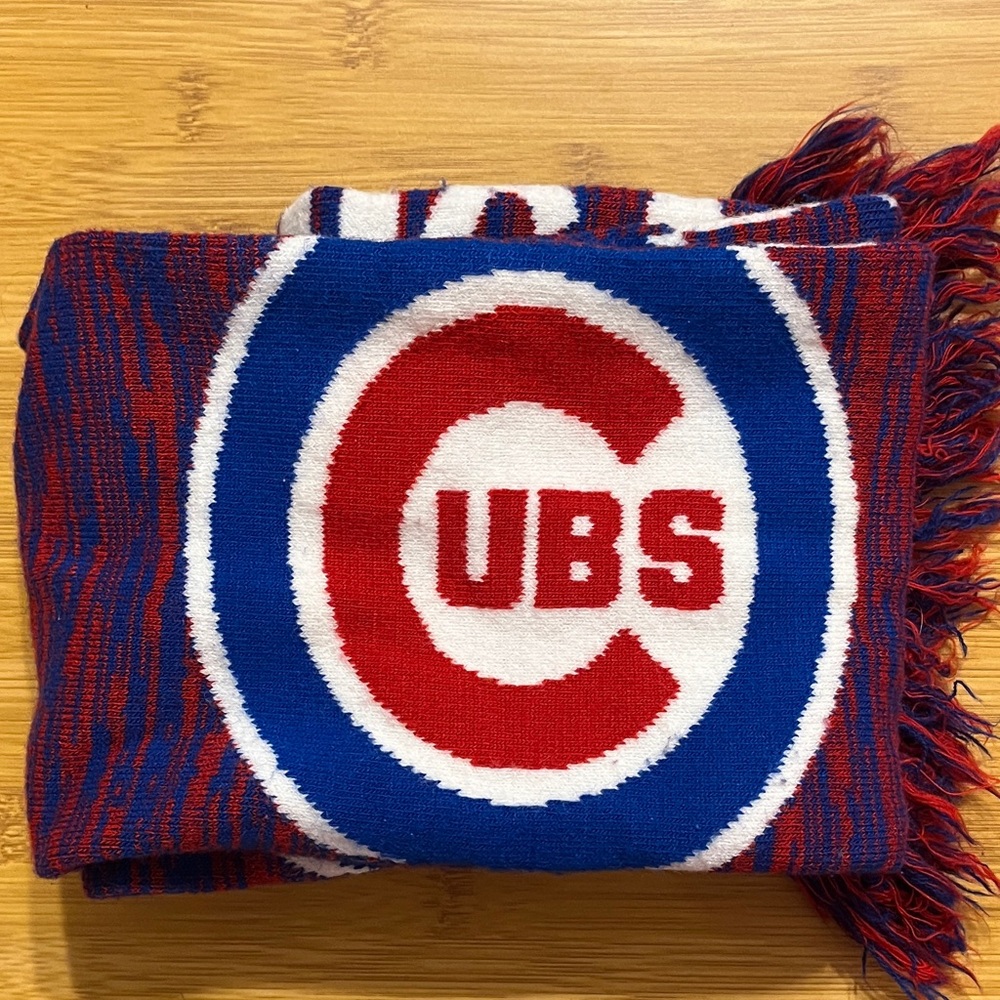 Cubs Kids Beanie and Scarf - Picture 8 of 9